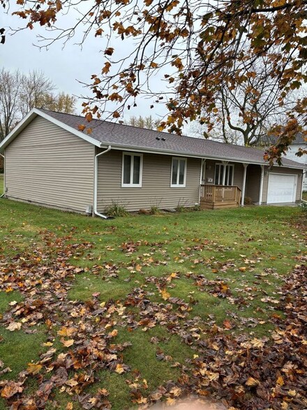 345 W Iroquois St, Sheldon, IL 60966