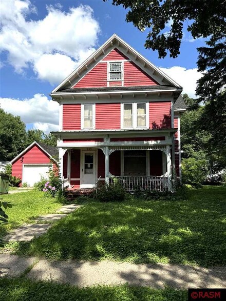330 Howard St, Frost, MN 56033