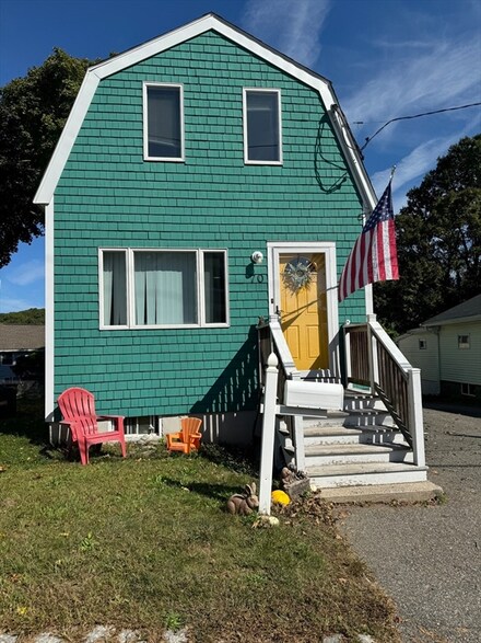 70 Squanto Rd, North Weymouth, MA 02191