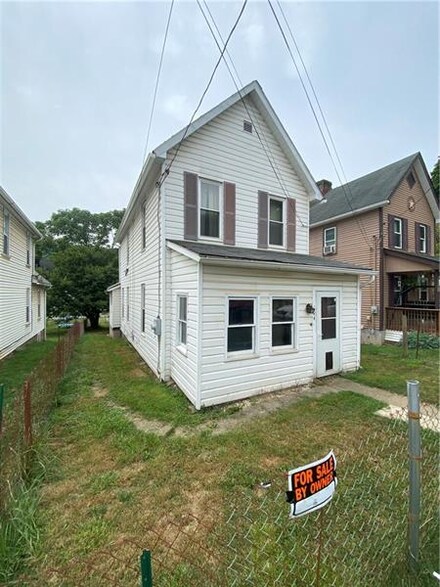 104 Third St, Waynsbrg/Frankln Township, PA 15370