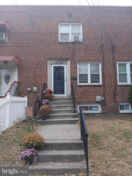 318 Cooper Ave, Oaklyn, NJ 08107