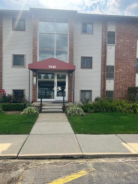 1940 Klingensmith Rd Unit 47B, Bloomfield Hills, MI 48302