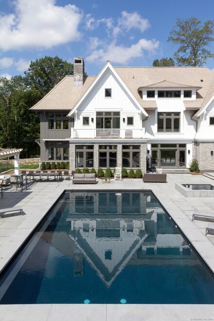 107 Old Rd, Westport, CT 06880
