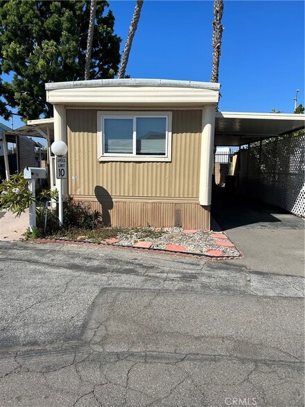 12550 Carson St Unit 155, Hawaiian Gardens, CA 90716