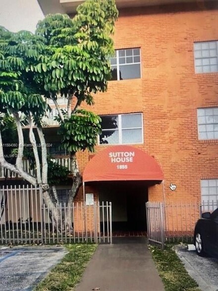 1885 NE 121st St Unit 24, North Miami, FL 33181