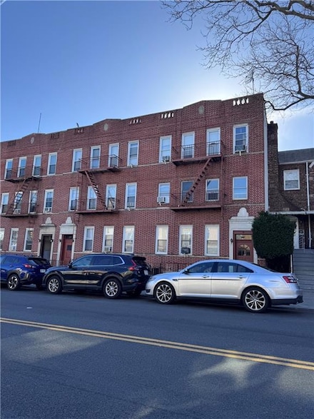 6611 17th Ave, Brooklyn, NY 11204