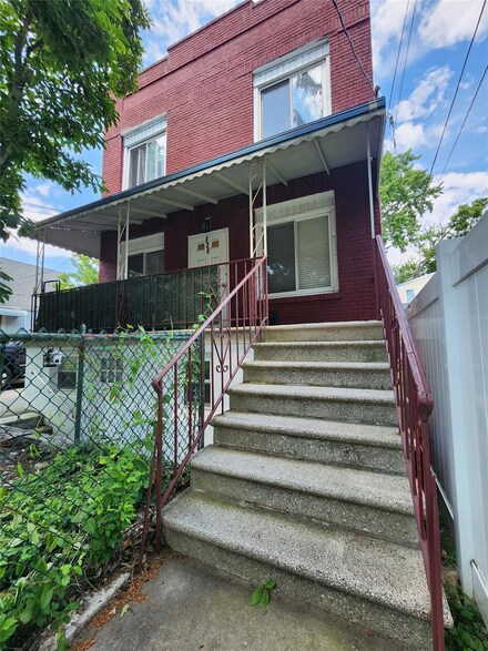 836 Revere Ave, Bronx, NY 10465