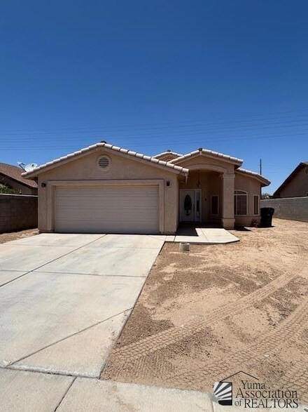 2078 E Mendez St, San Luis, AZ 85336