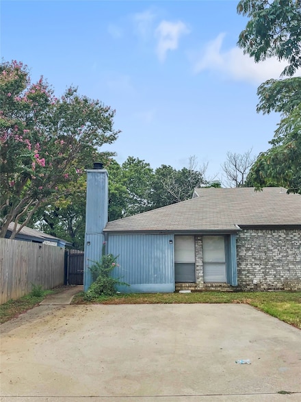 2416 Windy Pine Ln, Arlington, TX 76015