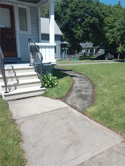 98 Sanford St, Rochester, NY 14620