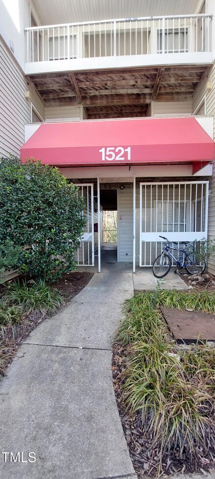 1521 Graduate Ln Unit 102, Raleigh, NC 27606