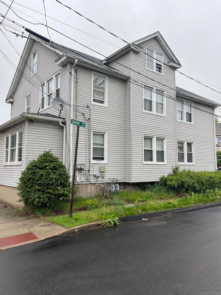 235 Grove St, Meriden, CT 06451