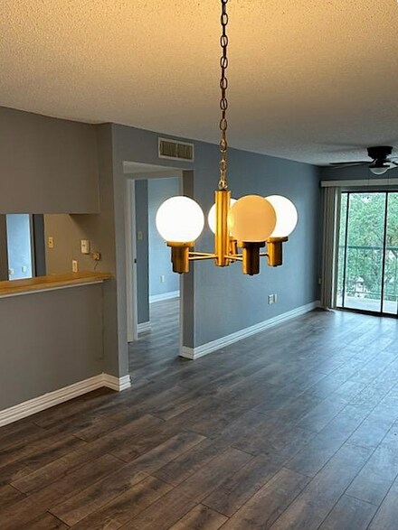 2818 S Bartell Dr Unit 311, Houston, TX 77054