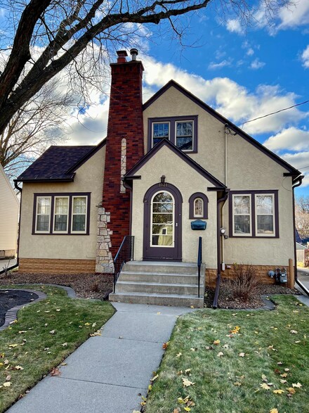 1121 6th Ave SE, Rochester, MN 55904