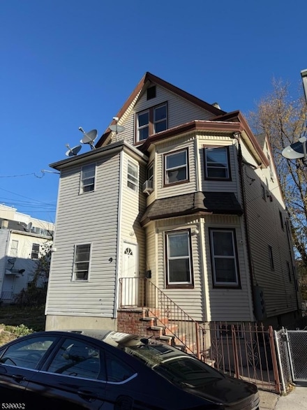 9 Courtland St, Paterson, NJ 07503