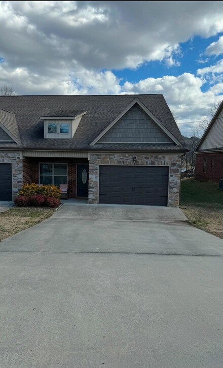 450 Guyler St, Ringgold, GA 30736