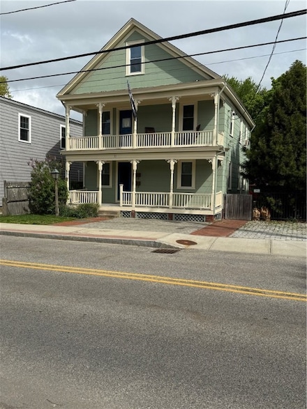 53 Maple Ave, Barrington, RI 02806