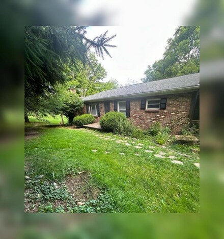 289 Zickafoose Rd, Lookout, WV 25868