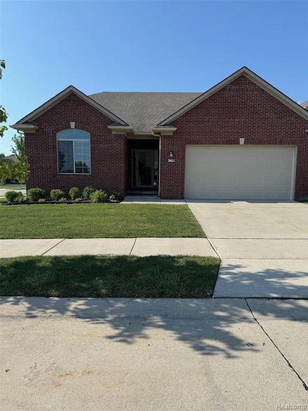 30034 Danvers Dr, New Baltimore, MI 48051