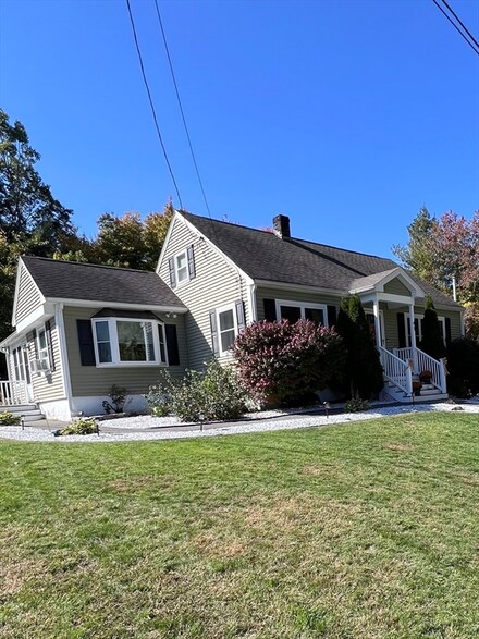 41 Orchard Ave, Dracut, MA 01826