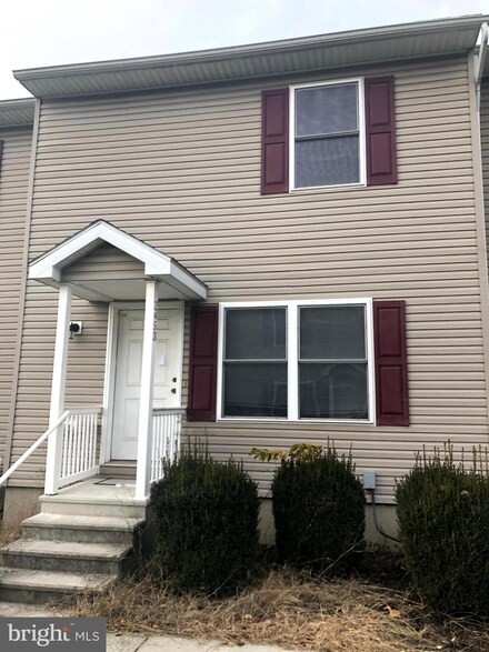 2453 Douglas St, Harrisburg, PA 17103