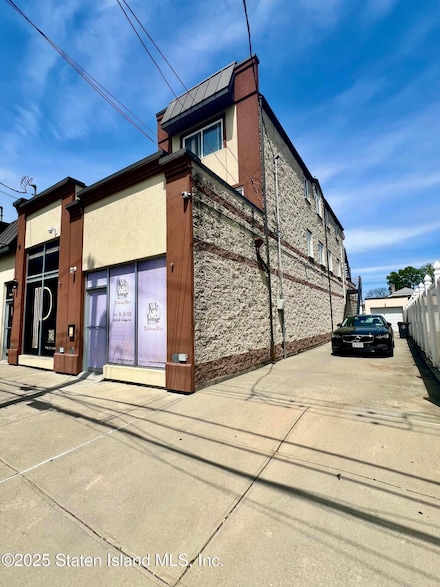 17 Maplewood Place Unit 2nd Floor, Staten Island, NY 10306