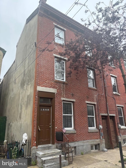 1225 N Randolph St, Philadelphia, PA 19122