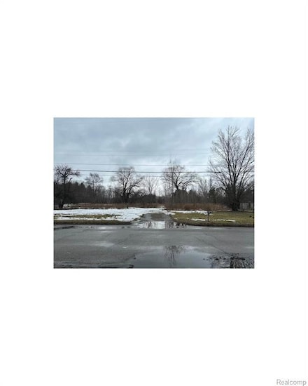 5113 Roberts Dr, Flint, MI 48506