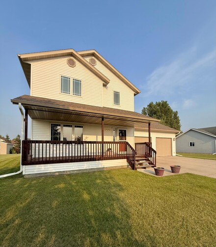 1208 Wendt Dr, Thief River Falls, MN 56701