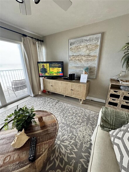 4849 Saxon Dr Unit 208, New Smyrna Beach, FL 32169