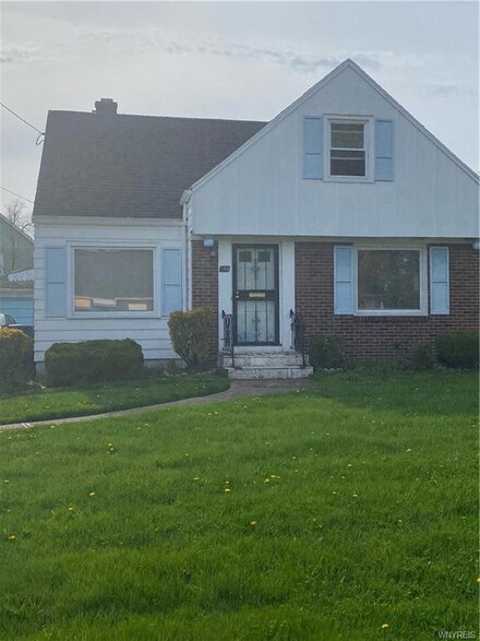 180 Cambridge Ave, Buffalo, NY 14215