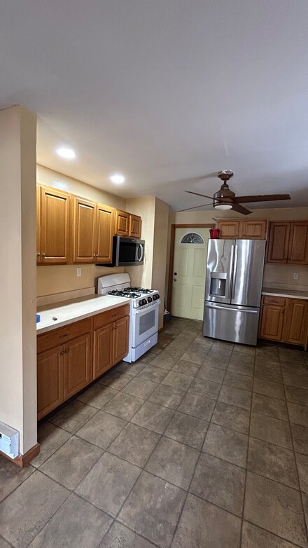 20 Myrtle Ave, Naugatuck, CT 06770