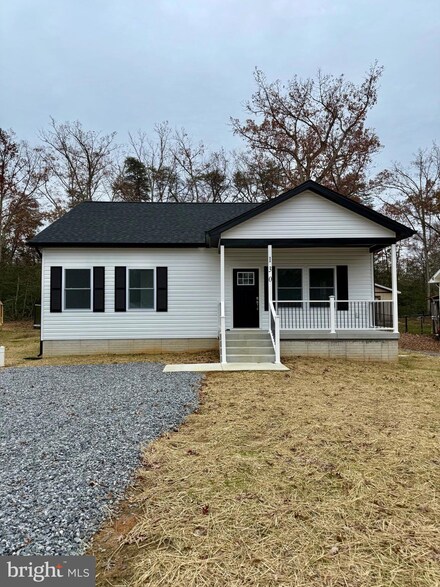 130 Poplar Ln, Colonial Beach, VA 22443