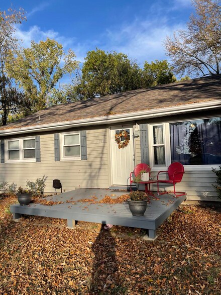 212 Elm St, Nixa, MO 65714