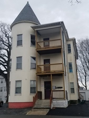 4 Oliver St, Worcester, MA 01603
