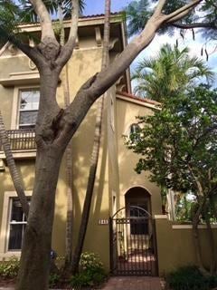 242 Lake Monterey Cir, Boynton Beach, FL 33426