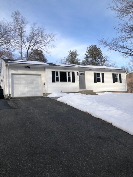 110 Sierra Vista Rd, Springfield, MA 01128