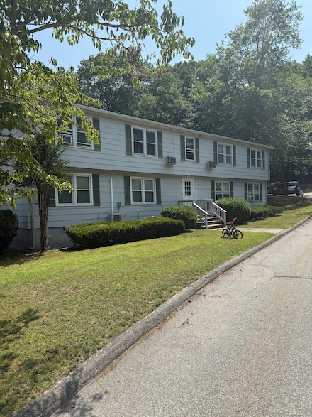 56 Saint Regis Ave Unit 2B, Norwich, CT 06360