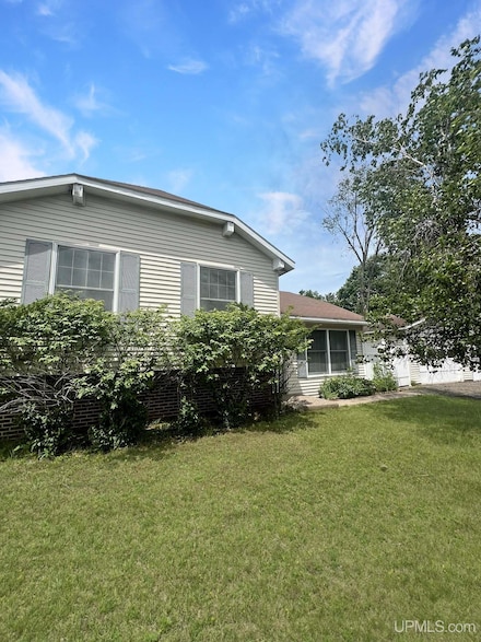4640 Wabash St, Quinnesec, MI 49876