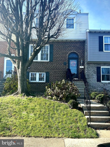 842 Woodlawn Dr, Chambersburg, PA 17201