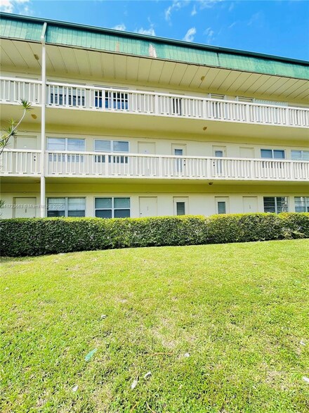 1420 Atlantic Shores Blvd Unit 130, Hallandale Beach, FL 33009