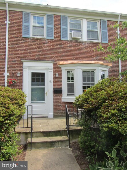 53 Dunkirk Rd, Baltimore, MD 21212