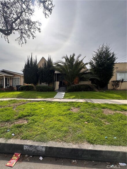 806 E 76th St, Los Angeles, CA 90001