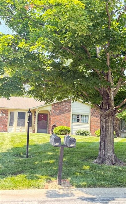 502 Spring Dr, Raymore, MO 64083