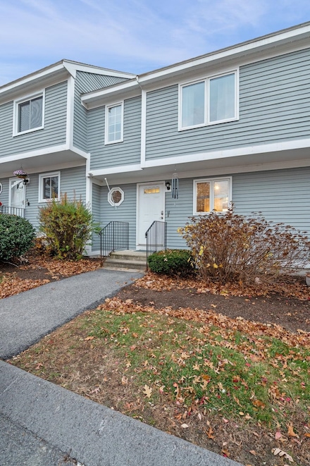 18 Swift Ln, MerriMacK, NH 03054