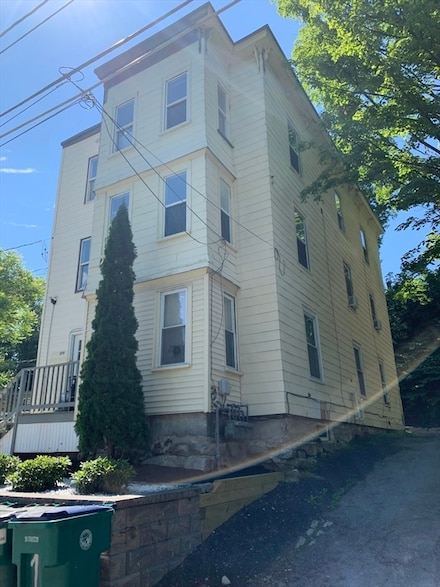 276 Fairmount St, Fitchburg, MA 01420