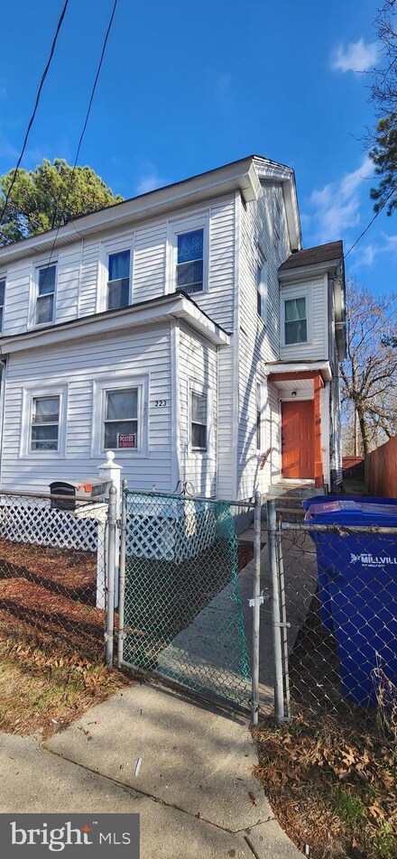 223 S 3rd St, Millville, NJ 08332