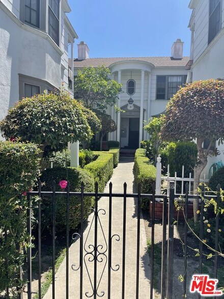 750 N St Andrews Place Unit 102, Los Angeles, CA 90038