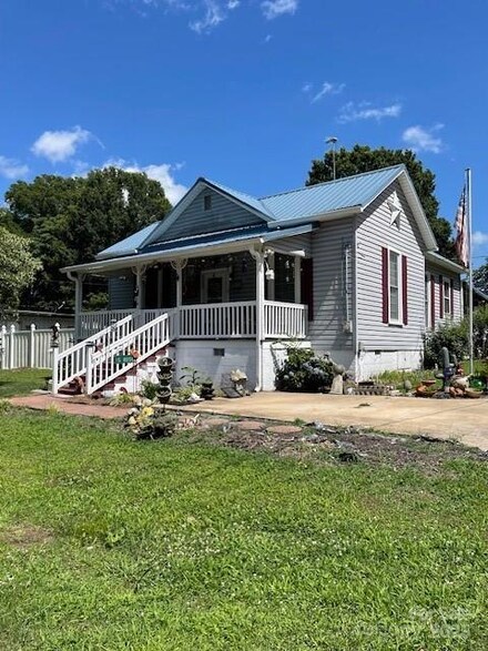 15 Rose St, York, SC 29745