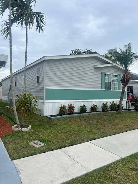 32 Holly Ln, Davie, FL 33325